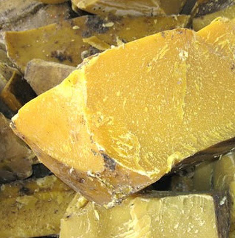 BULK BEESWAX UNSTRAINED (PER KG)